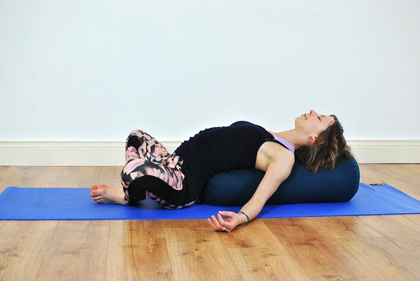 6 Yoga Poses for Busy Mums – Prana Yoga
